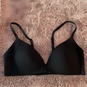 Lululemon wireless push-up bra from last season release. It’s in size 34c
